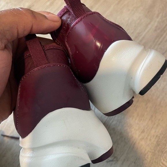Prestos Nike women’s size 9 burgundy - Picture 3 of 3